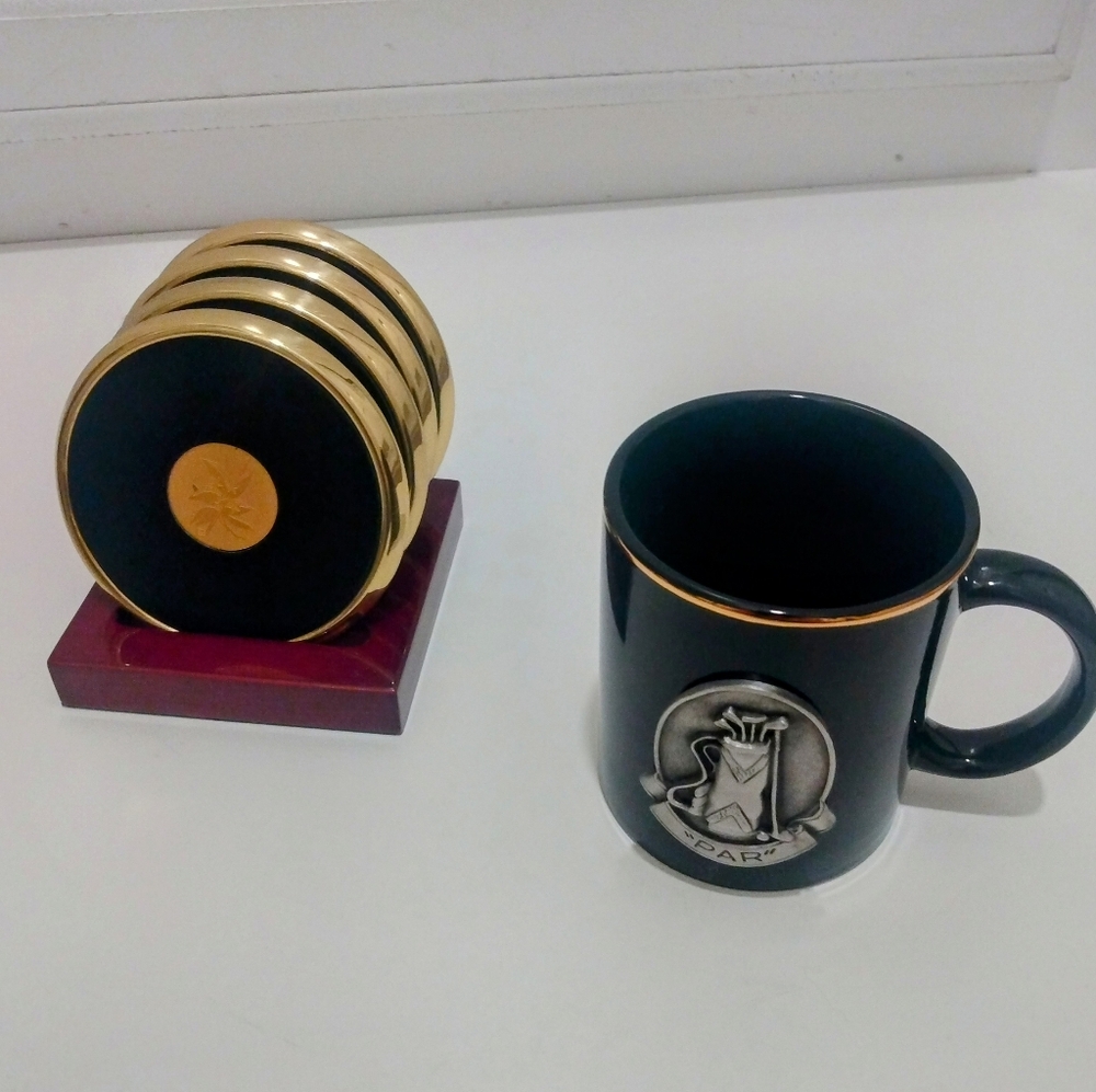 Classic Executives Golden Golf Coasters & Par Mug